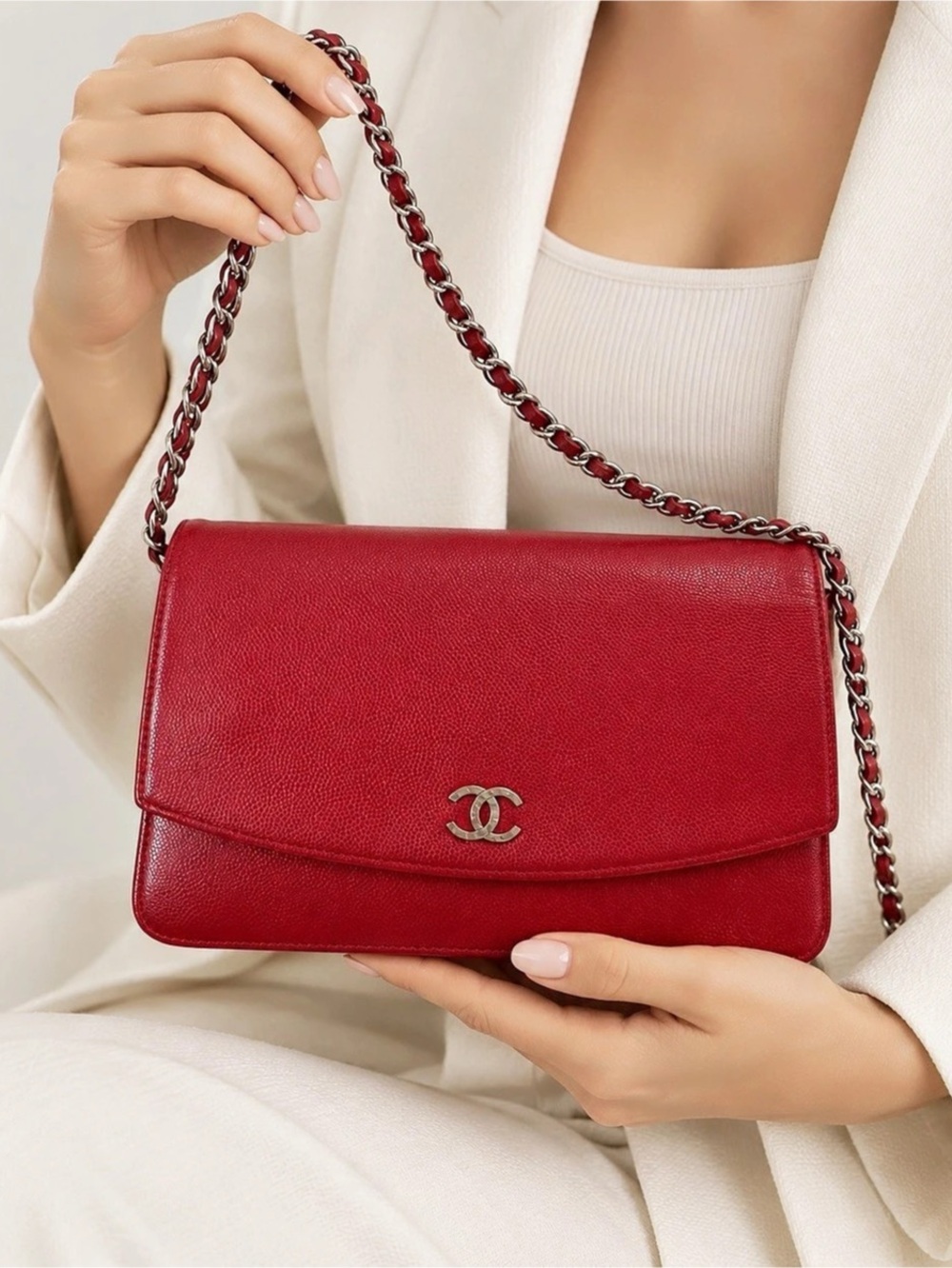 Chanel CC Caviar
Sevruga Wallet On Chain Crossbody Bag in Red